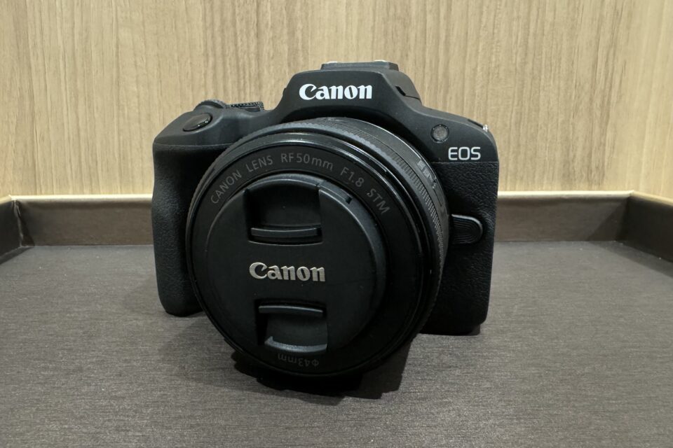 Canon<br>EOS R100<br>カメラ